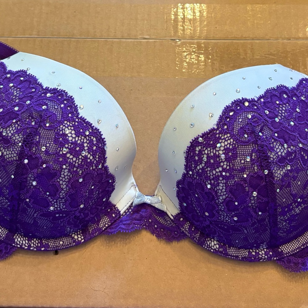 Victoria’s Secret Dream Angels Push-up bra 38C purple lace rhinestones